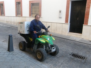 Lepe continúa reciclando...con tu ayuda